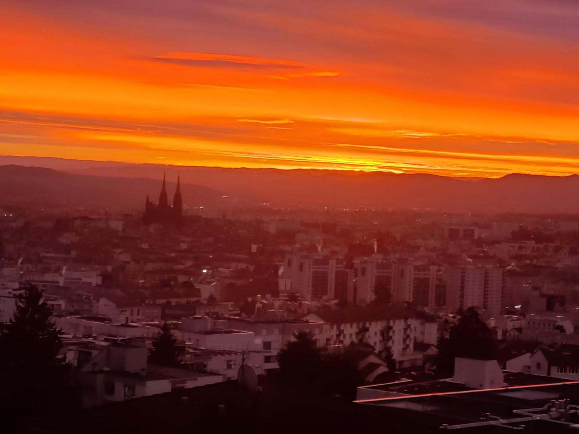 Entre Ville Et Nature - Les Hauts De Clermont Avec Garage Gratuit Екстериор снимка