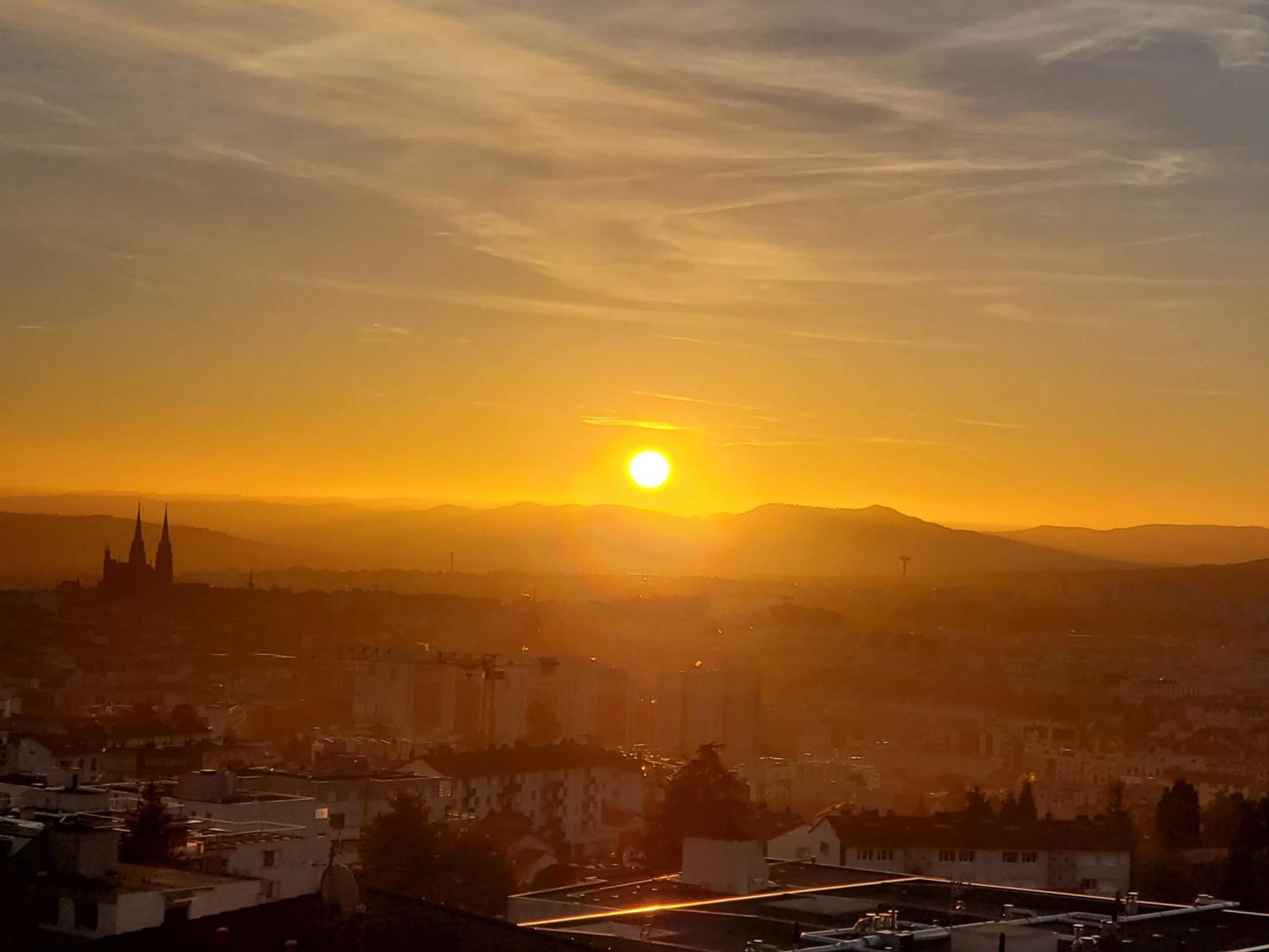 Entre Ville Et Nature - Les Hauts De Clermont Avec Garage Gratuit Екстериор снимка